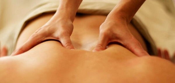 Cách massage giảm triệu chứng đau lưng thoái hóa cột sống