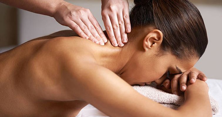 Xoa bóp massage bấm huyệt trị đau mỏi đau cổ vai gáy